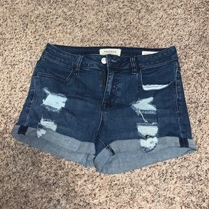 Women’s Pacsun super stretch shortie jean shorts